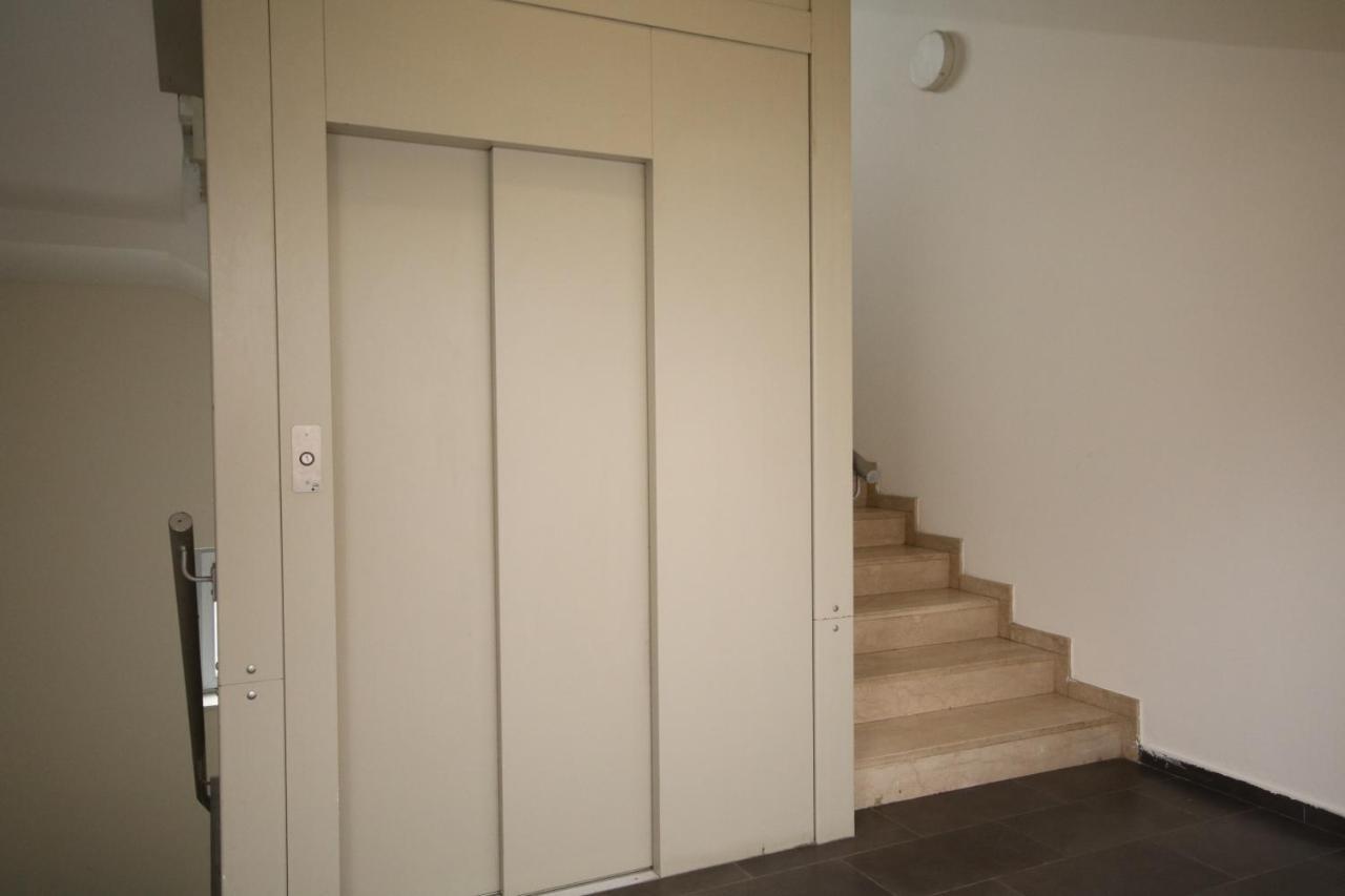 Flowers Apartments 蒂米什瓦拉 外观 照片